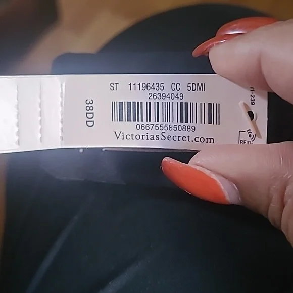 Victoria Secret Bra - Picture 5 of 5